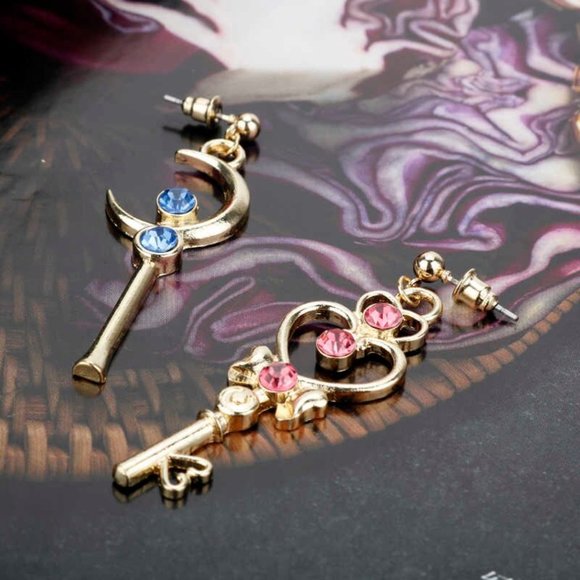 Sailor Moon Anime Inspired Gold Key Wand Earrings - Picture 5 of 6